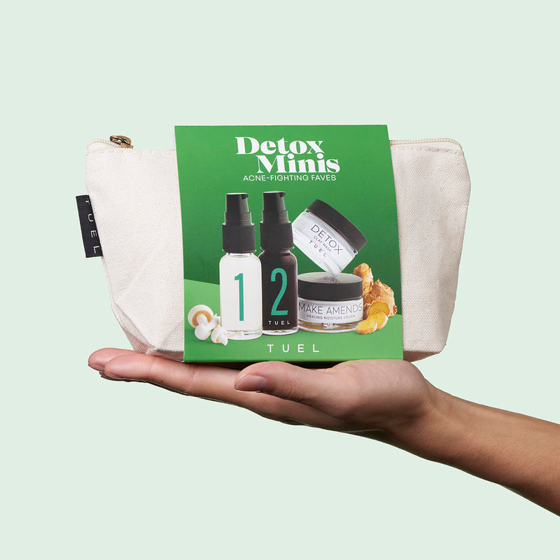 Detox-Mini-Trio-Kit-Holding